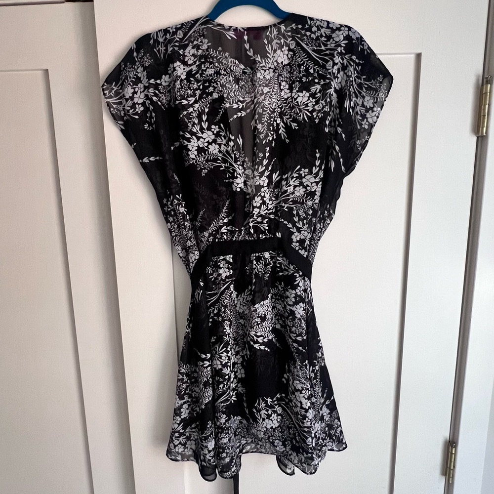 Oscar de la Renta Sleepwear Black and White Swim Coverup